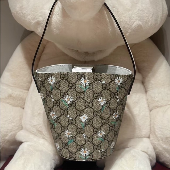 Gucci Brown and Green Clutch with Iconic Design - Picture 1 of 9